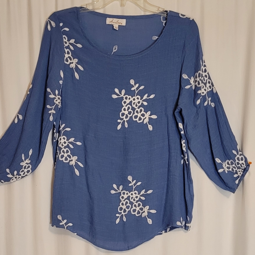 Anneliese Blue Top with White Floral Design